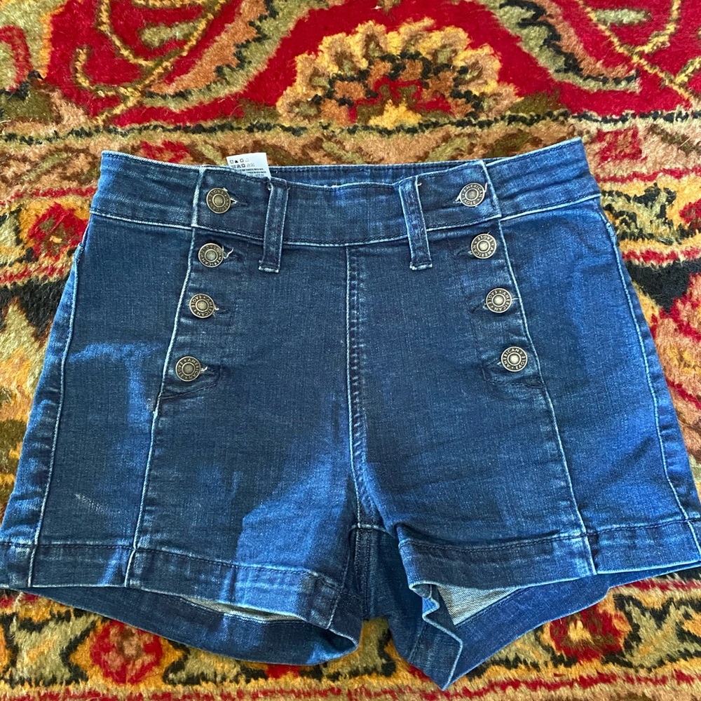 AE shorts